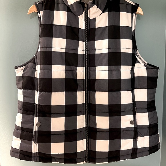 2/$30 Buffalo plaid zip-up vest - Picture 2 of 4